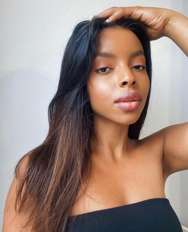 Effortlessly Chic Sun-Kissed Natural Style