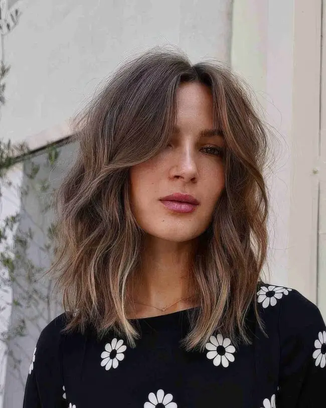 Wavy Bob in Rich Brown Tones