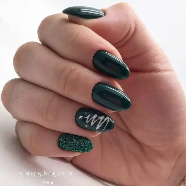 Bold Emerald Nail Art