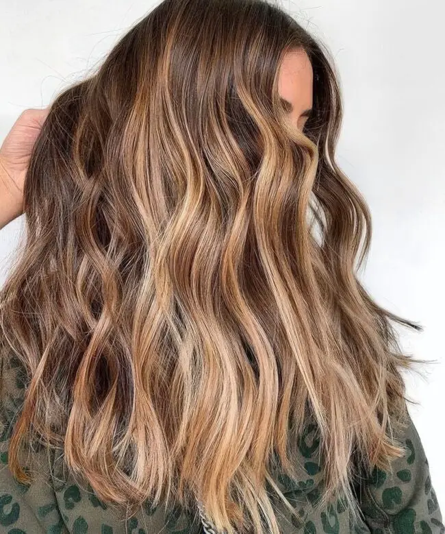 Caramel Waves with Sun-Kissed Highlights