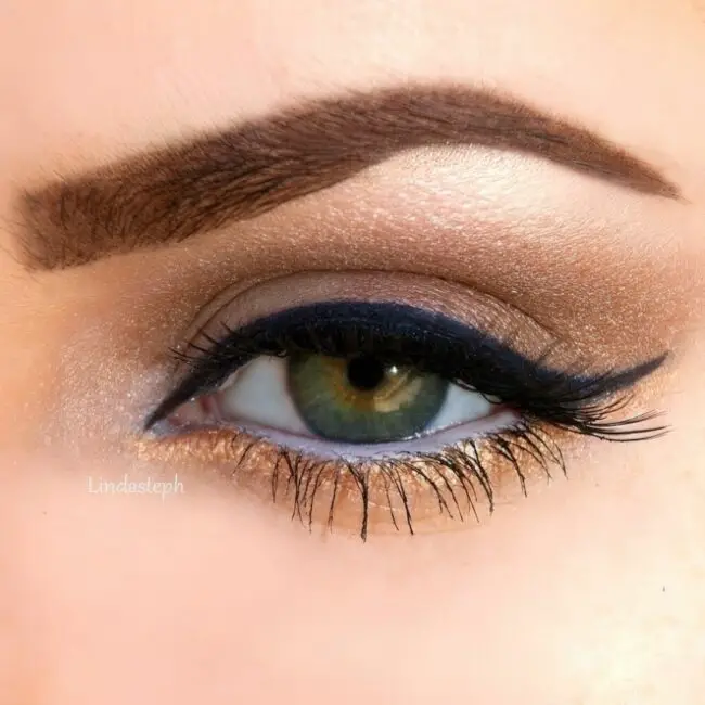 Glistening Gold Lids with Rich Drama