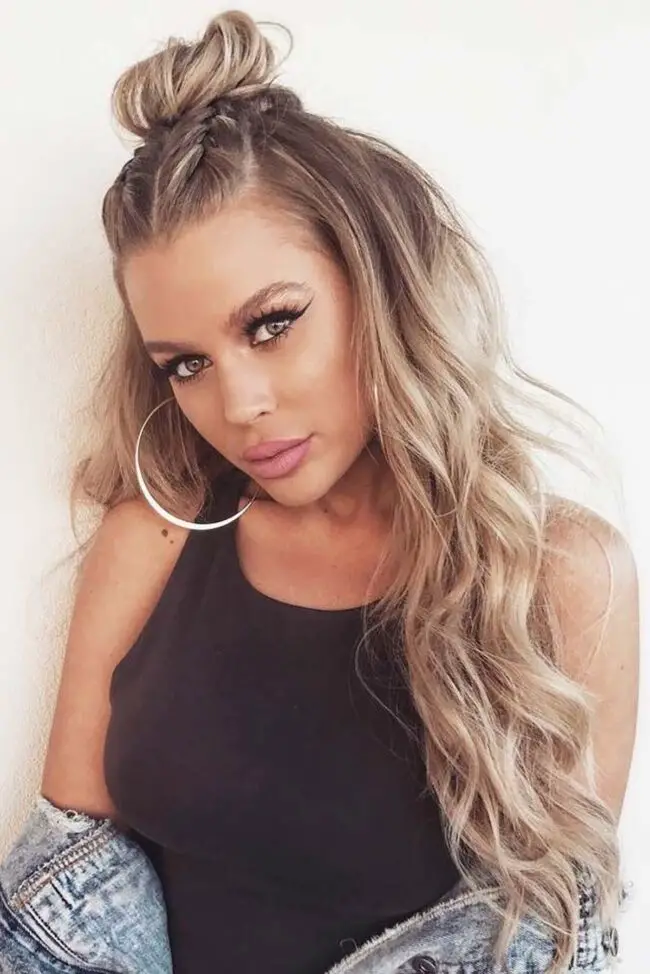 Effortlessly Cool Half-Up, Half-Down Look