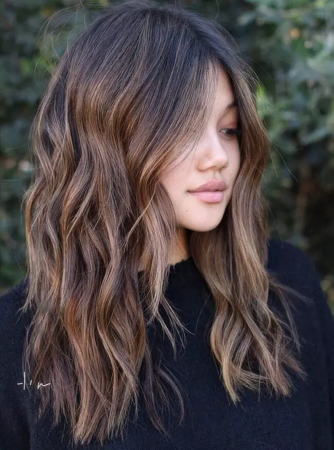 Wavy Layers in Rich Brown Tones