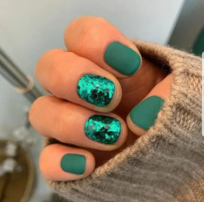 Cozy Green Nail Art