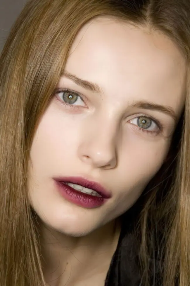 Burgundy Gradient Lips with Glossy Depth