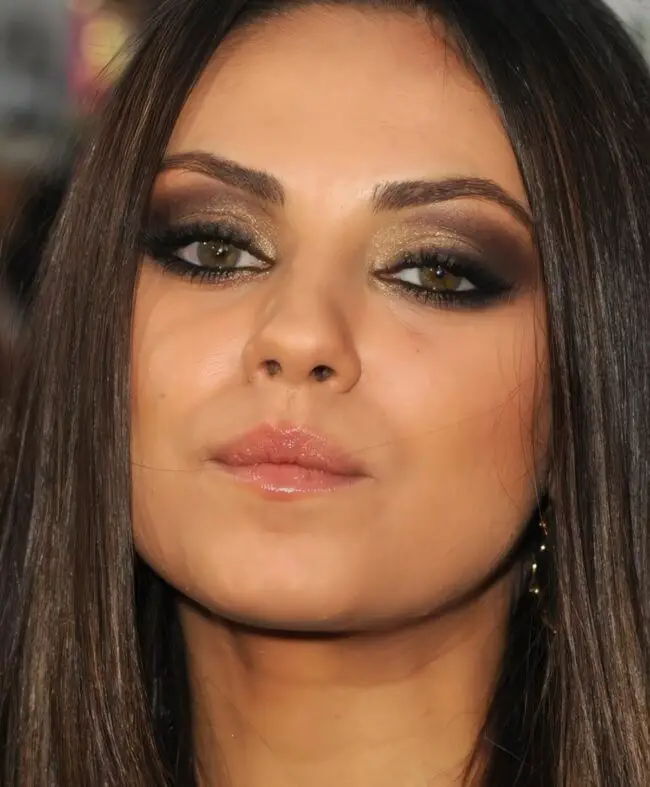 Smoky Gold Eyes with Soft Nude Lips