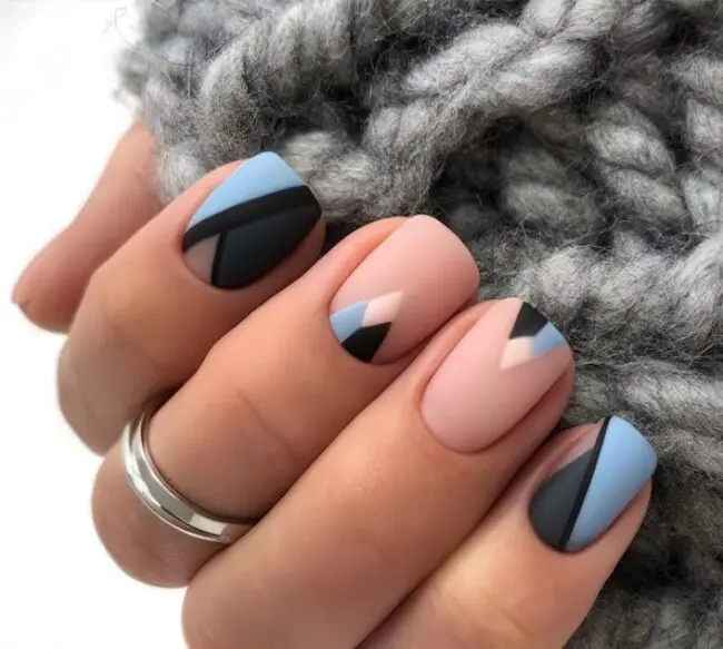 Trendy Geometric Nail Design