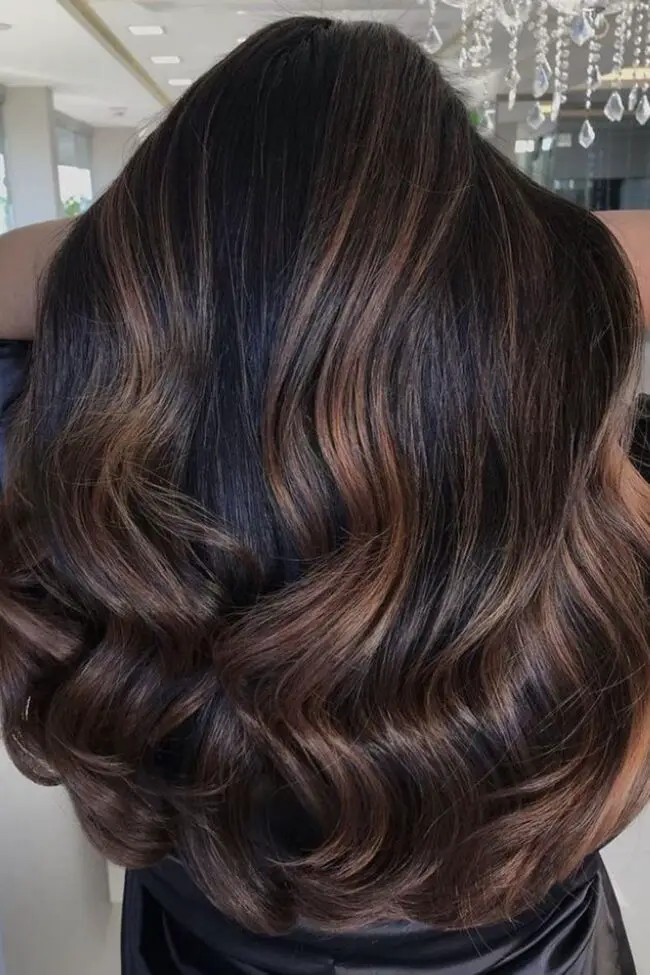 Opt for Soft Red or Copper Undertones