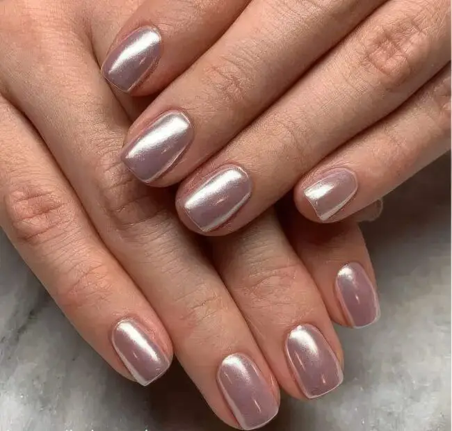 Glossy Nails, Radiant Appeal