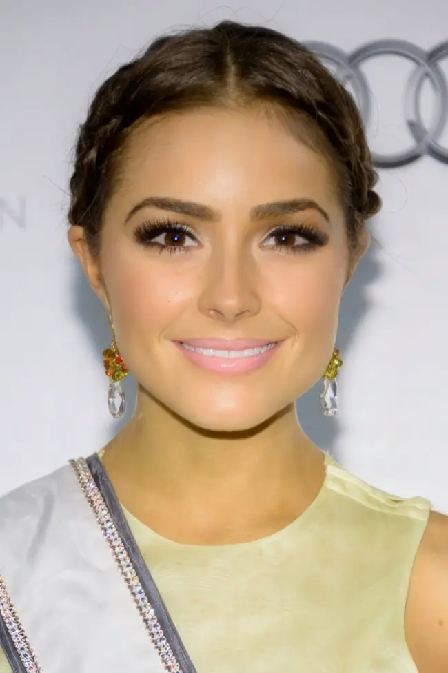 Radiant Skin with Soft Pink Lips