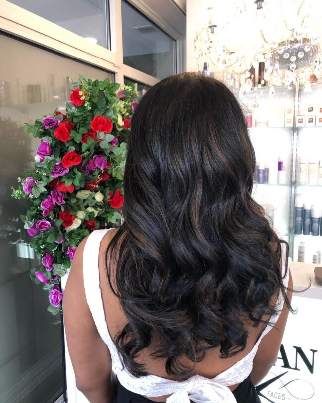 Elegant Waves with Soft Highlights