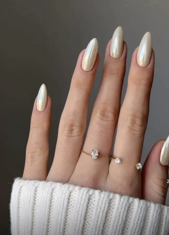 Chic Vanilla Nail Trends