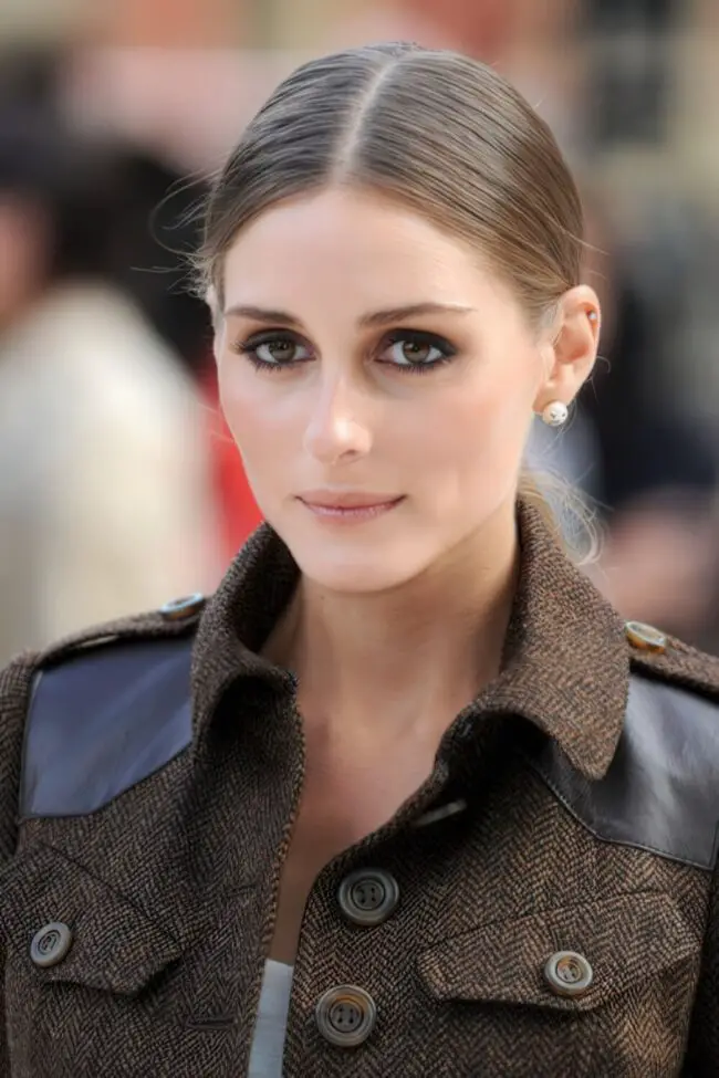 Radiant Skin with Earthy Toned Eyes