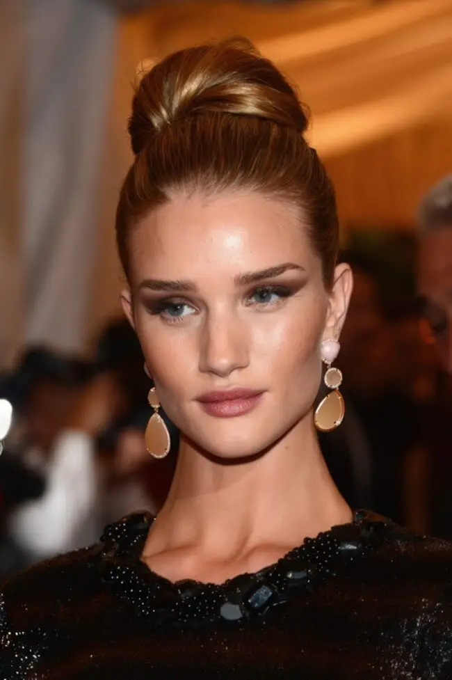 Radiant Skin with Soft Natural Tones