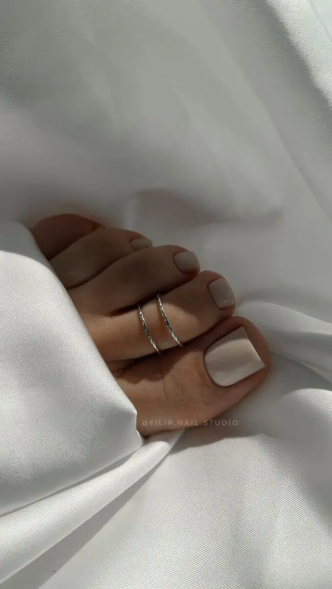 Toes That Sparkle Brightly
