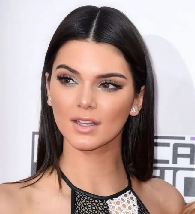 Mesmerizing Shimmer with Radiant Skin