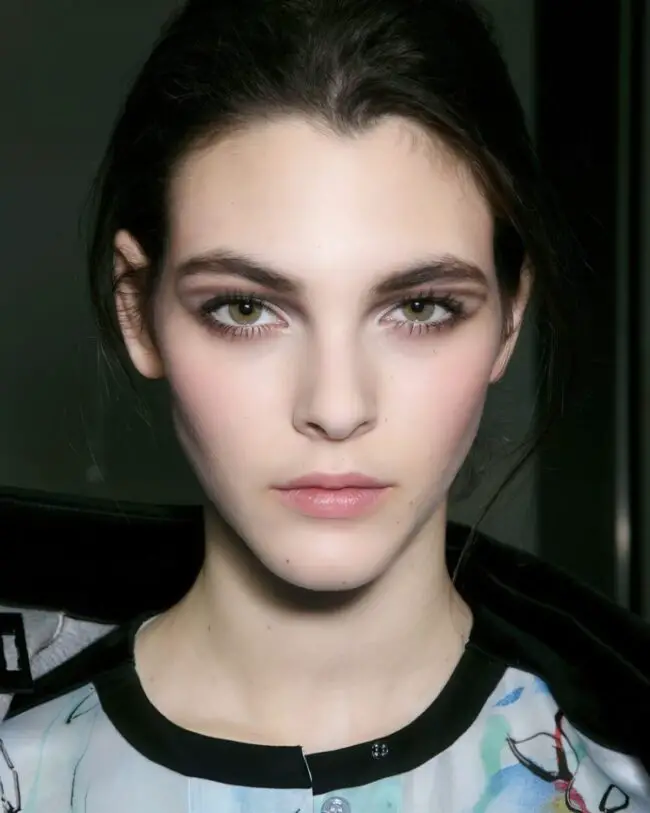 Graphic Eyeliner: Bold Colors and Lines