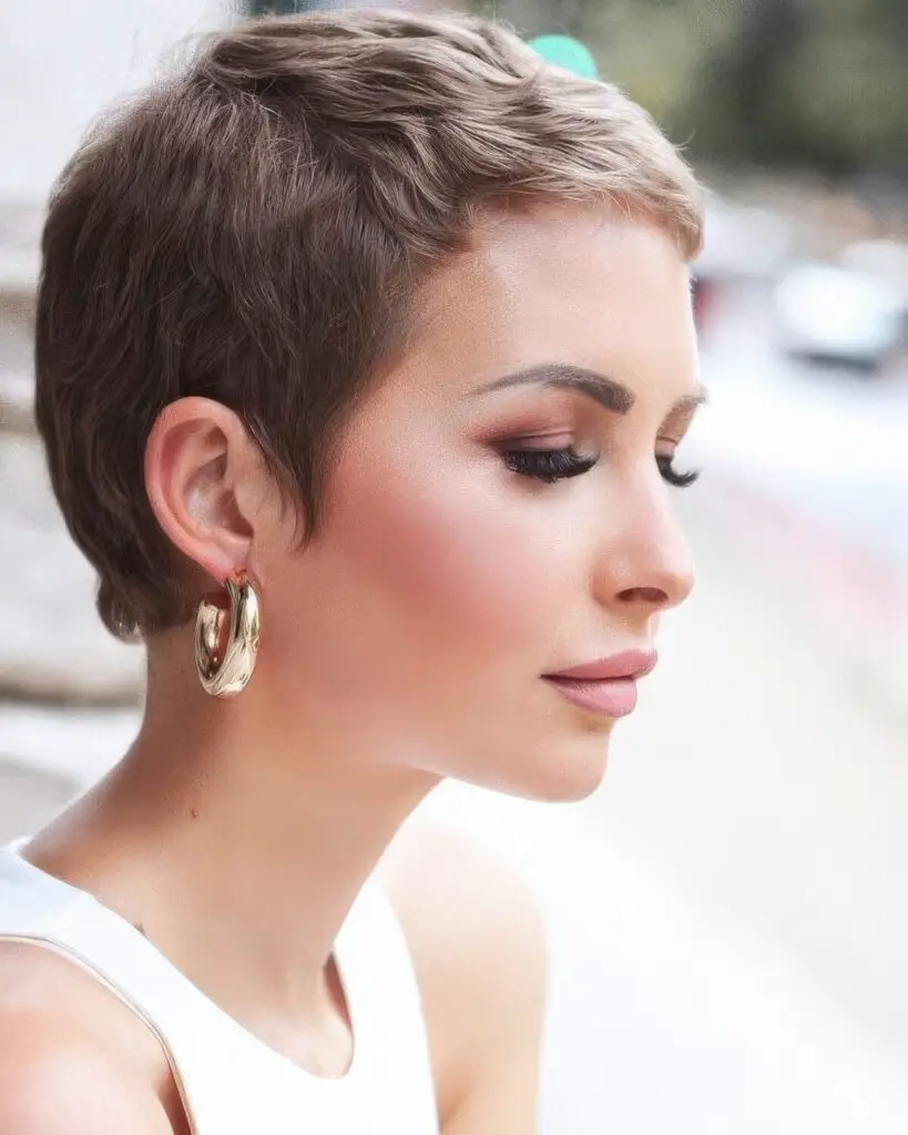 25 Short Pixie Haircuts With Cute Styling Tips - Cafe Makeup