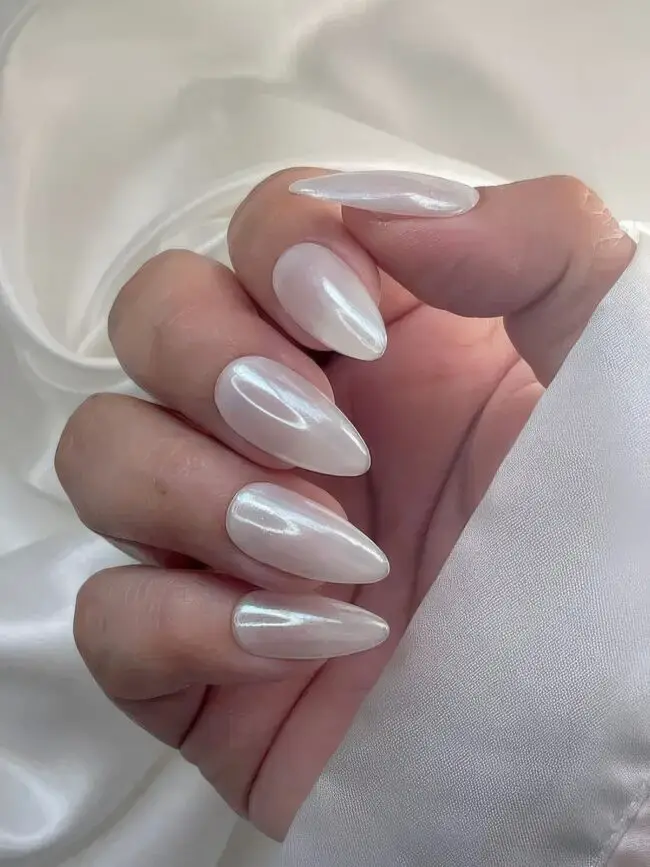 Glistening Chrome Nail Trends