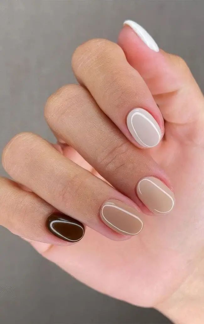 Nails in Cozy Hues