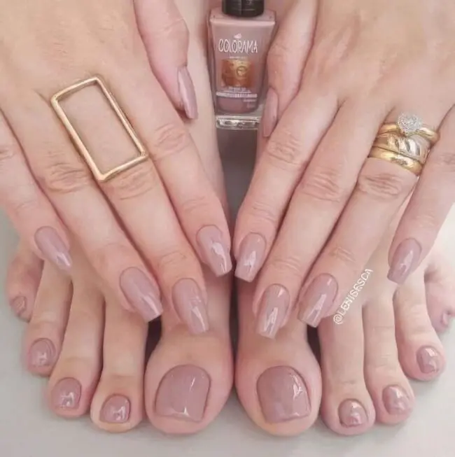 Glistening Toes That Captivate