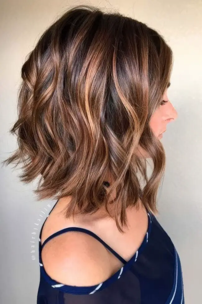 Sun-Kissed Wavy Bob with Caramel Highlights