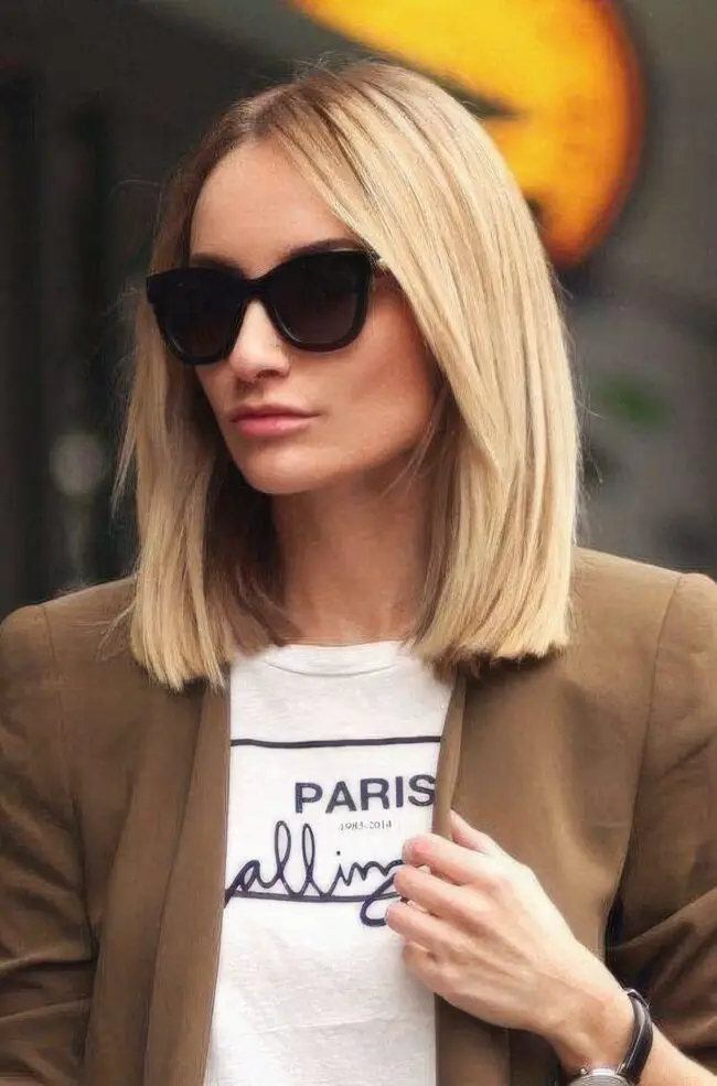 Sun-Kissed Bob with Sophisticated Shine