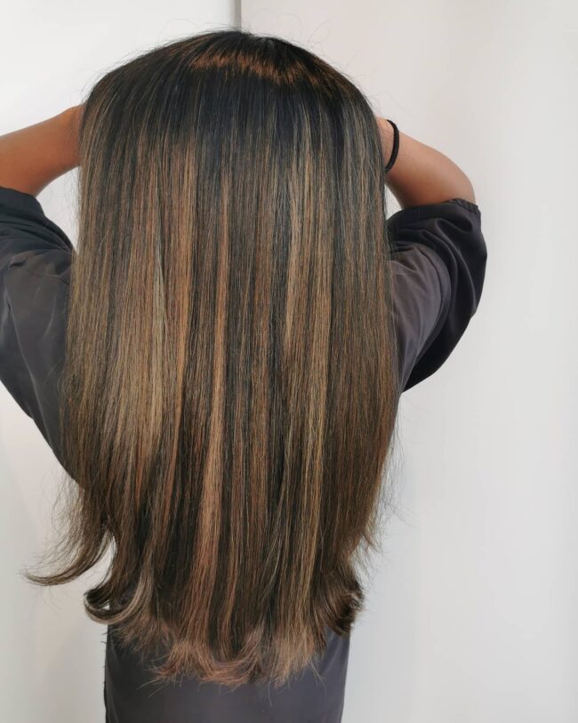 Glamorous Gradient Transition from Dark to Light