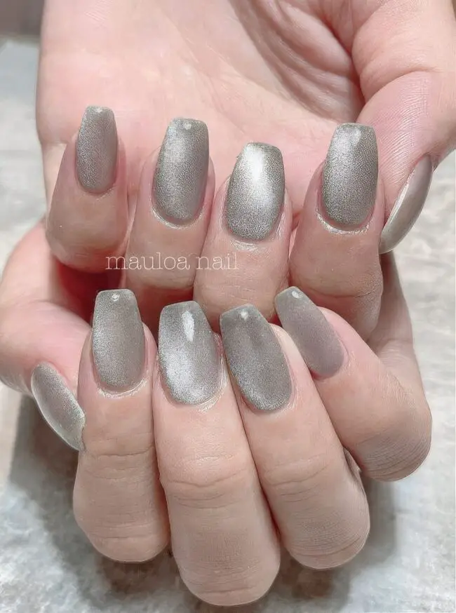 Glimmering Metallic Nail Glamour