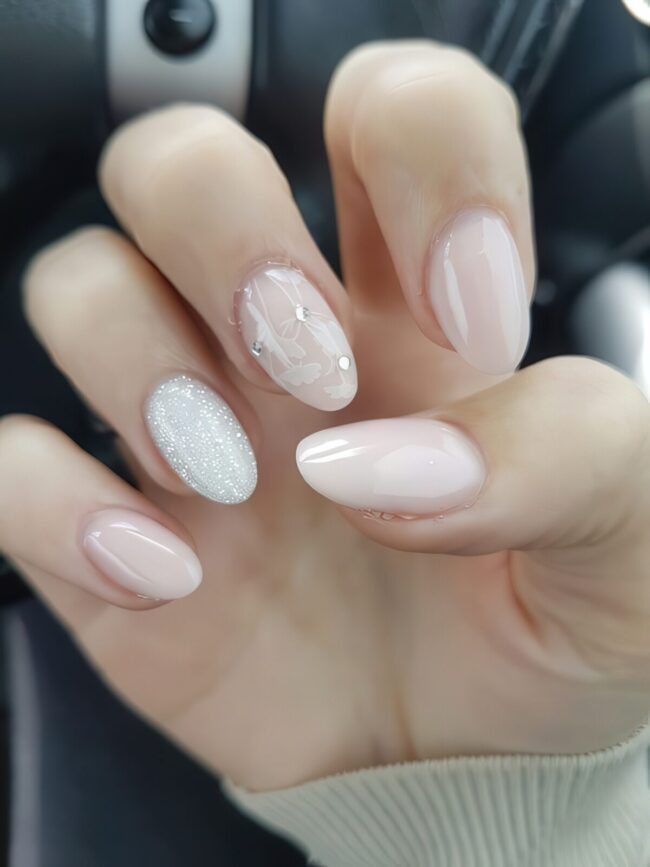 Why Almond Nails are Popular?