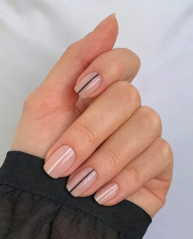 Artful Nails: A Creative Touch