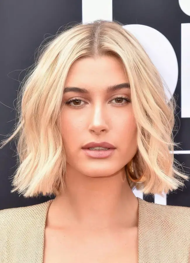 The Best Hair Colors to Enhance a Midi Bob