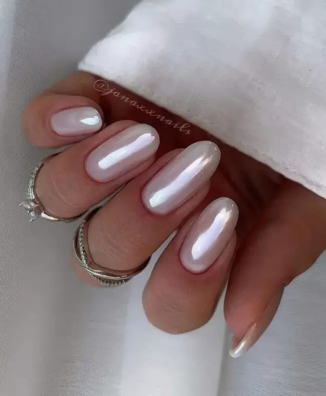 Gorgeous Glossy Nail Trends