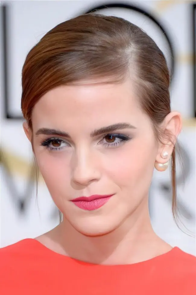 Alluring Deep Hues with Rich Lips