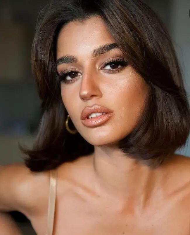 Chic Deep Bob with Smooth Texture