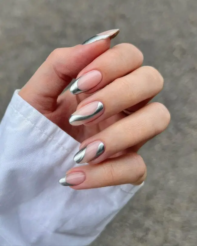 Metallic Minimalist Nail Art
