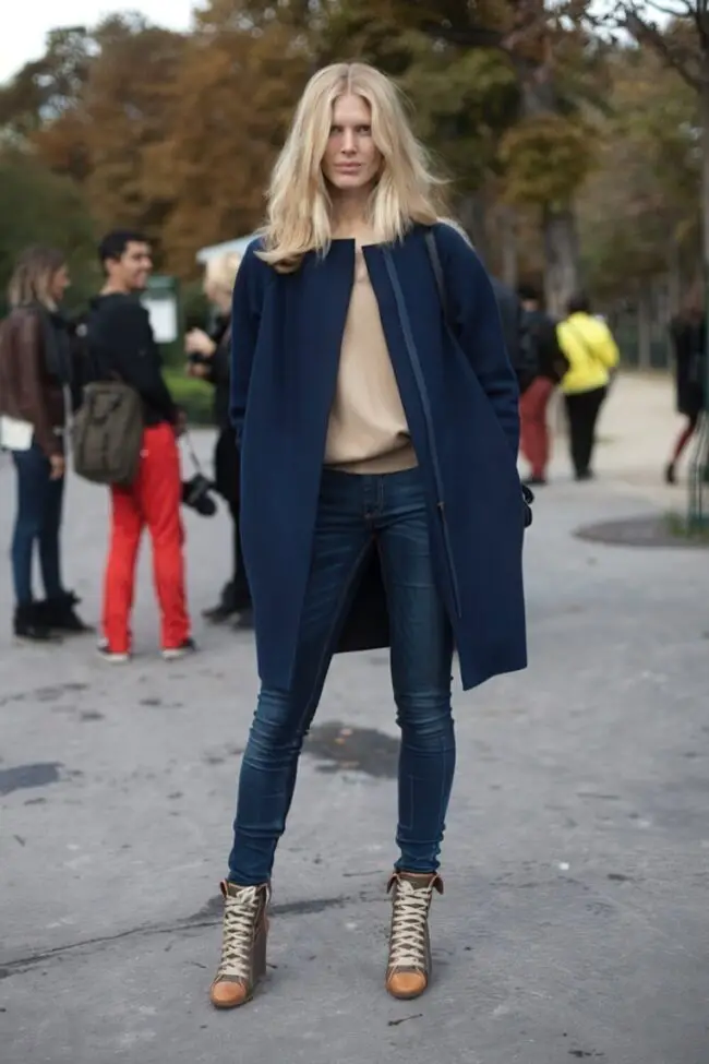 Chic Tailored Coat and Fitted Jeans