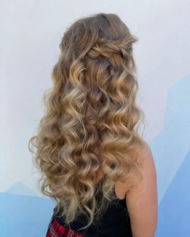 Delicate Curled Half-Up Twist Style